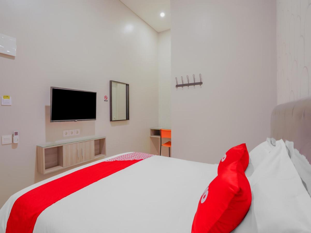 Super Oyo Capital O 90336 Olive Guest House Сурабая Экстерьер фото