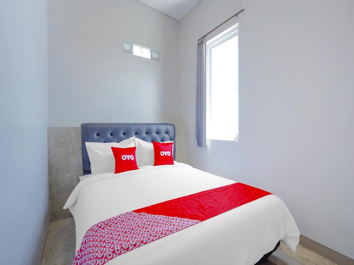 Super Oyo Capital O 90336 Olive Guest House Сурабая Экстерьер фото